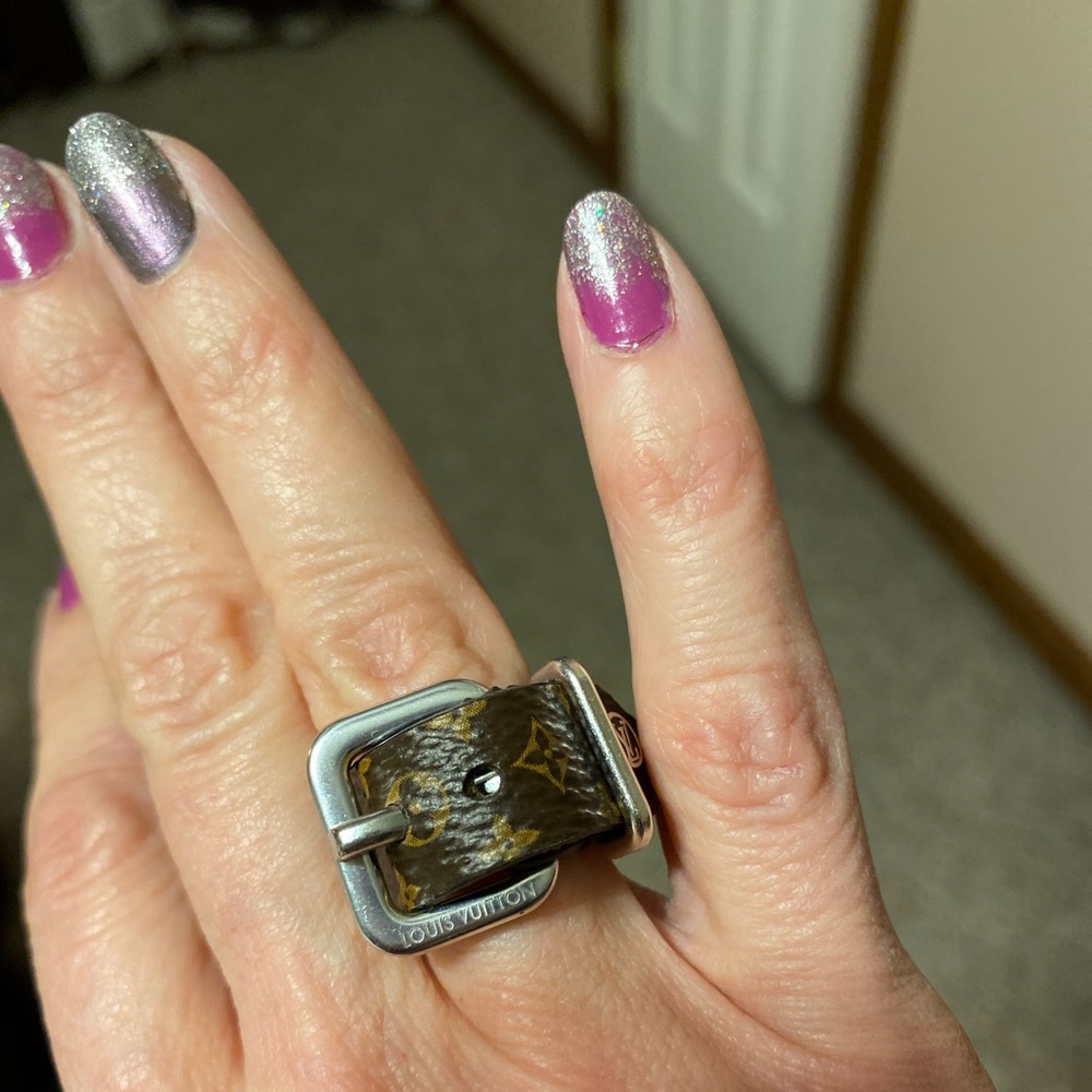 Louis Vuitton Brown Monogram Buckle Ring with Silver Hardware - Picture 5 of 6